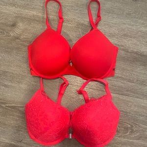 2 NWOT 32DD bras - Victoria Secret and La Senza